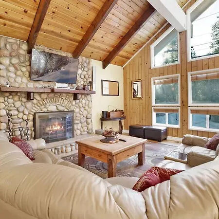 The Cozy Castle At Big Bear~Hot Tub~Games~Central Retreat~